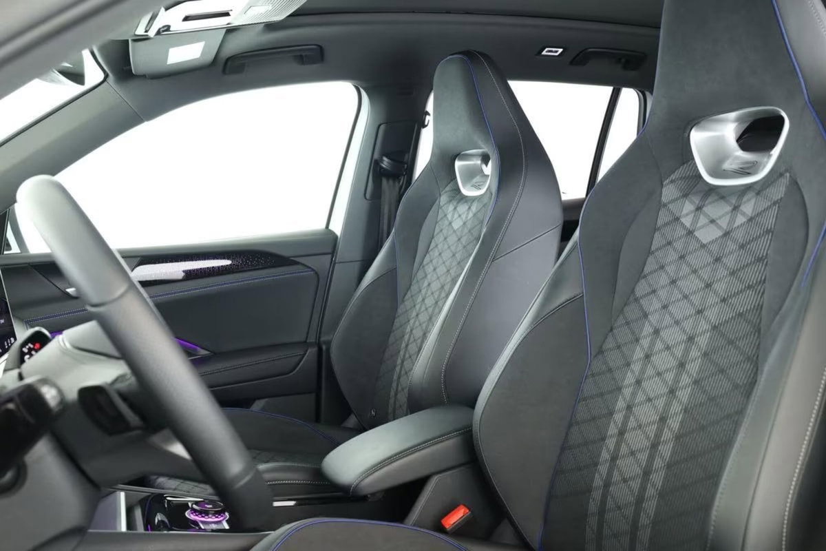 Volkswagen Tiguan 2.0 tdi R-Line 4motion 193cv dsg (17)