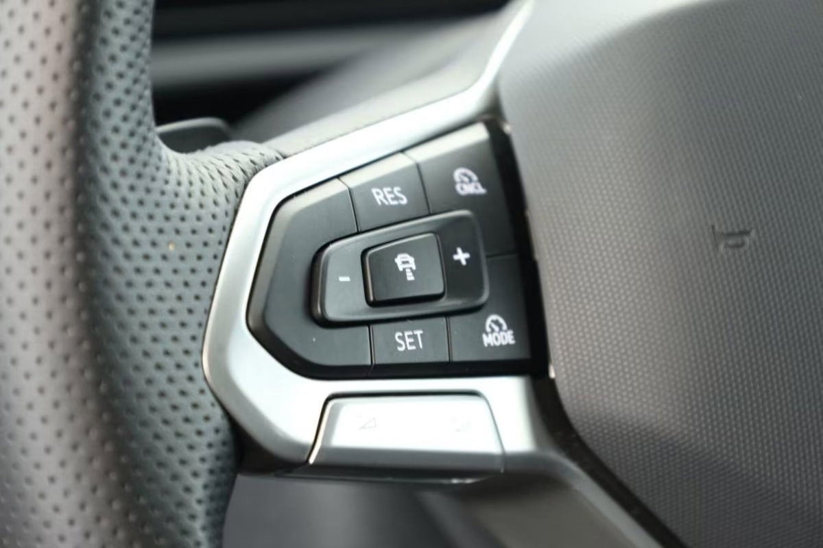 Volkswagen Tiguan 2.0 tdi R-Line 4motion 193cv dsg (9)