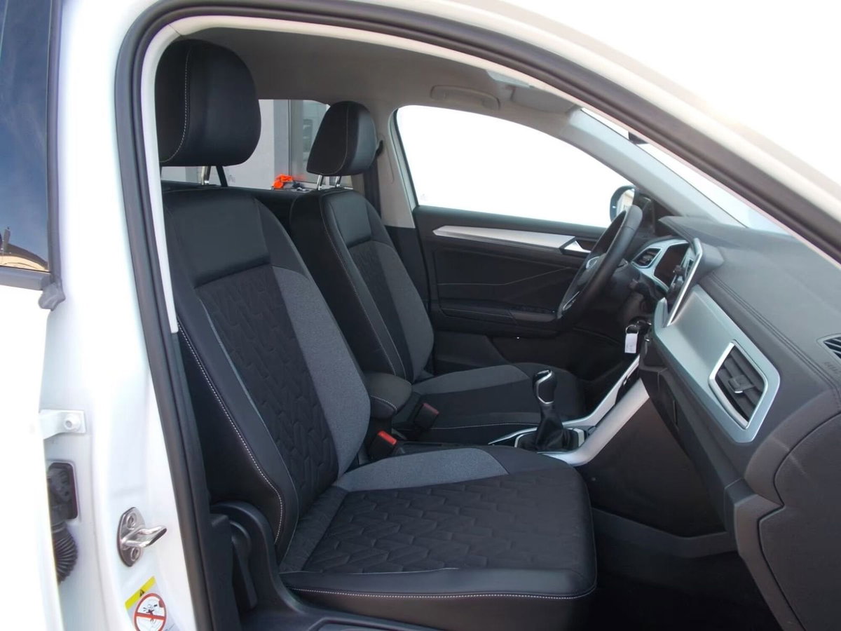Volkswagen T-Roc 1.0 tsi Style 115cv (15)