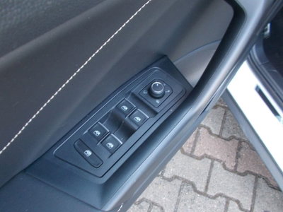 Volkswagen T-Roc 1.0 tsi Style 115cv (18)