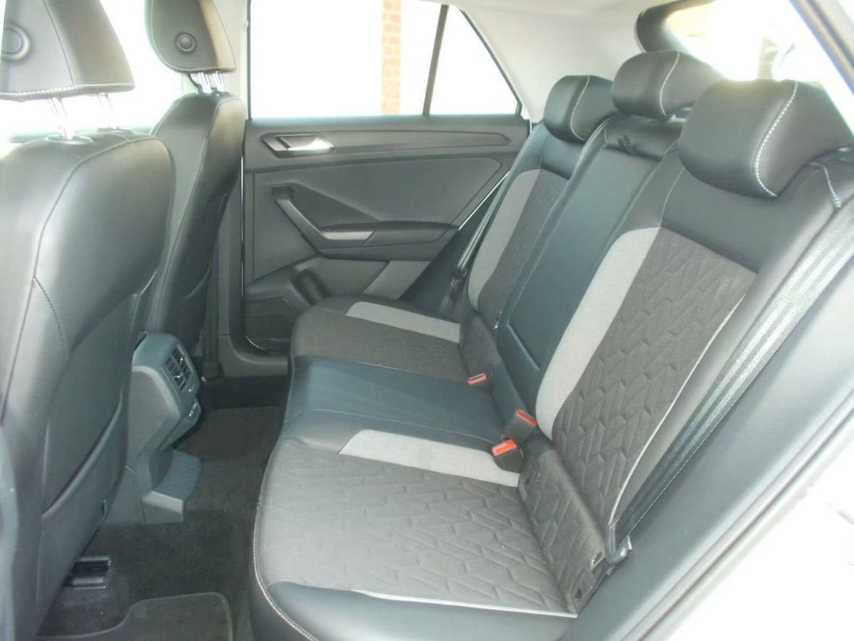 Volkswagen T-Roc 1.0 tsi Style 115cv (19)