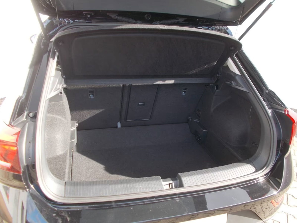 Volkswagen T-Roc 1.0 tsi Style 115cv (13)