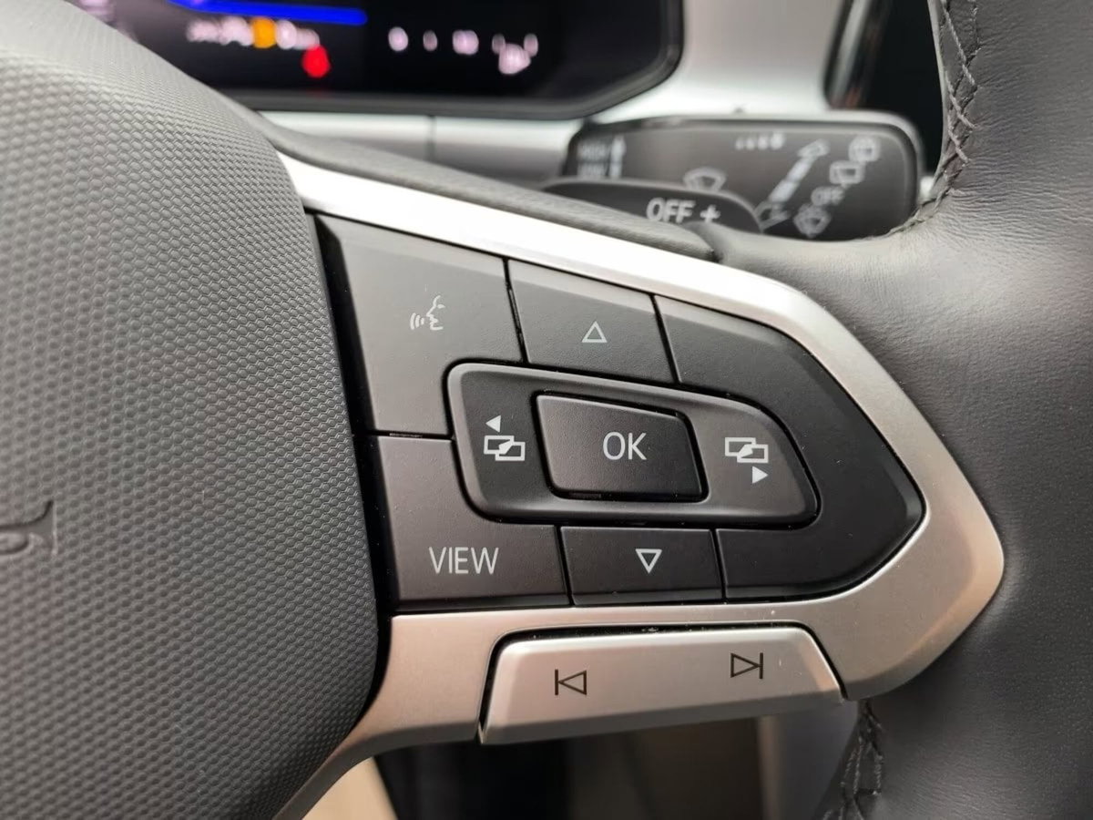 Volkswagen T-Roc 1.5 tsi Life dsg (11)