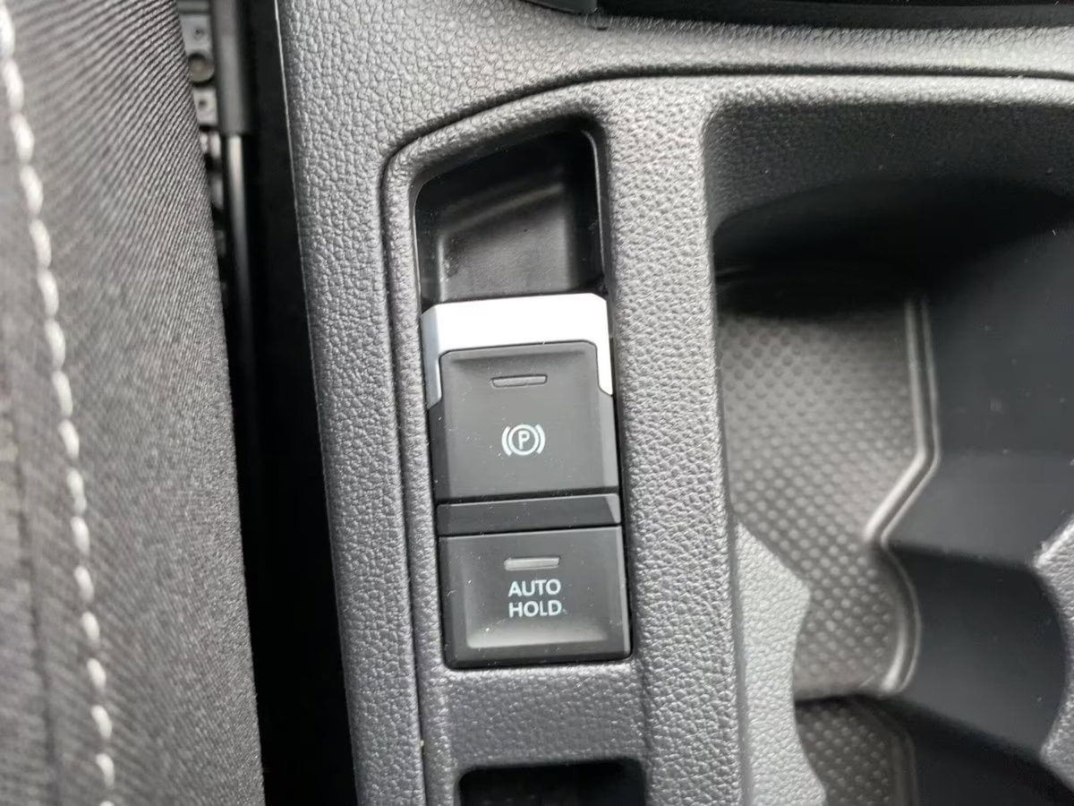 Volkswagen T-Roc 1.5 tsi Life dsg (17)