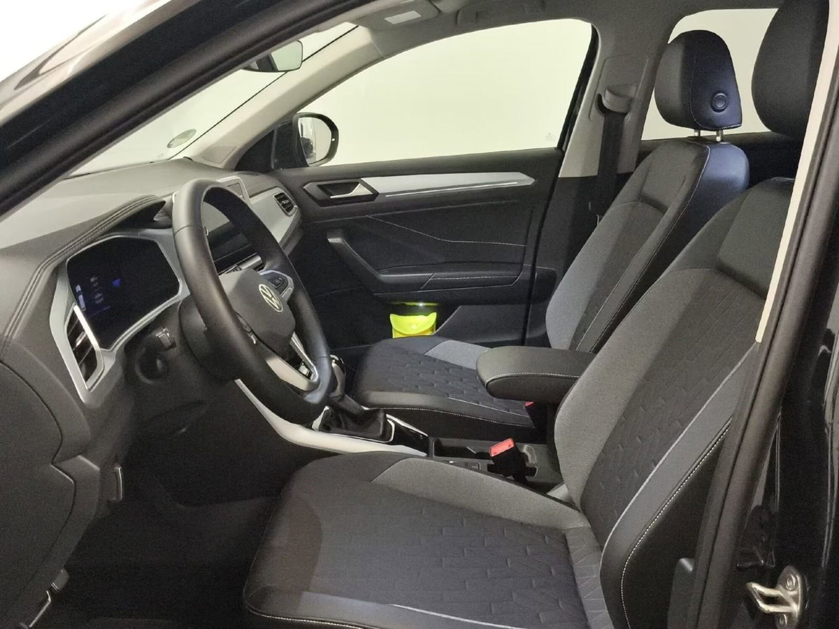Volkswagen T-Roc 1.5 tsi R-Line dsg (6)