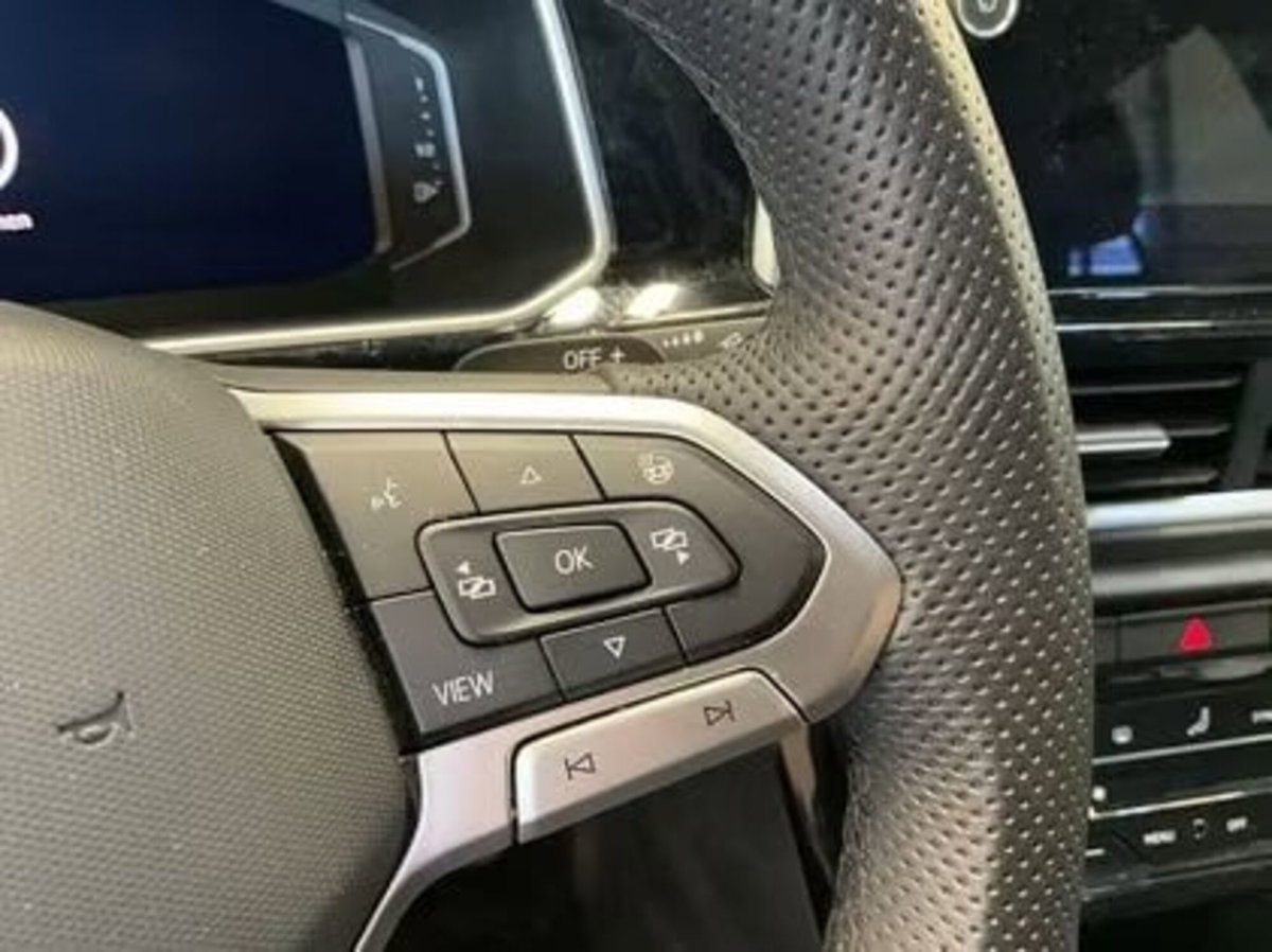 Volkswagen T-Roc 1.5 tsi R-Line dsg (10)
