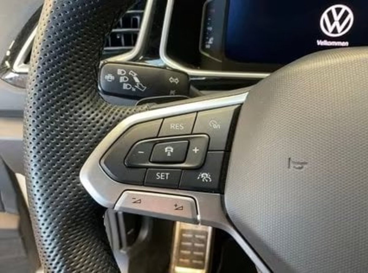Volkswagen T-Roc 1.5 tsi R-Line dsg (11)