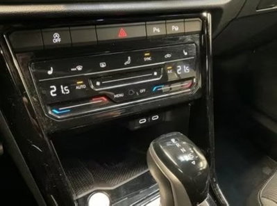 Volkswagen T-Roc 1.5 tsi R-Line dsg (5)