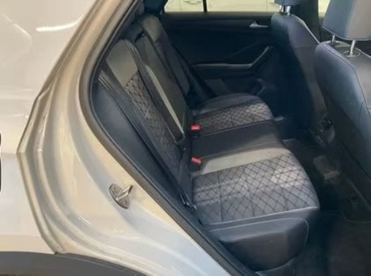 Volkswagen T-Roc 1.5 tsi R-Line dsg (6)