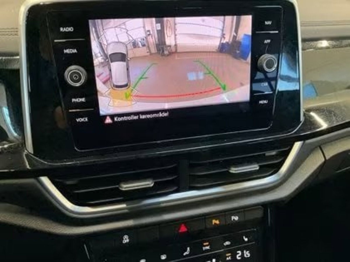 Volkswagen T-Roc 1.5 tsi R-Line dsg (8)