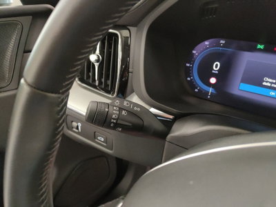 Volvo XC60 B4 (d) AWD automatico Plus Bright (17)