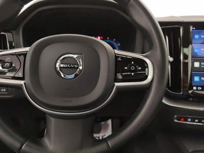 Volvo XC60 B4 (d) AWD automatico Plus Bright (20)