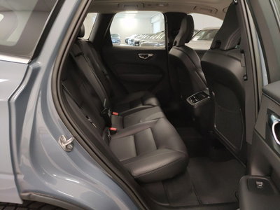 Volvo XC60 B4 (d) AWD automatico Plus Bright (7)