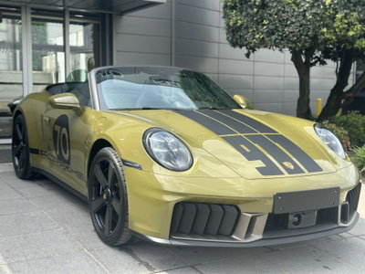 Porsche 911 Cabrio 3.6 Spirit 70 auto (3)