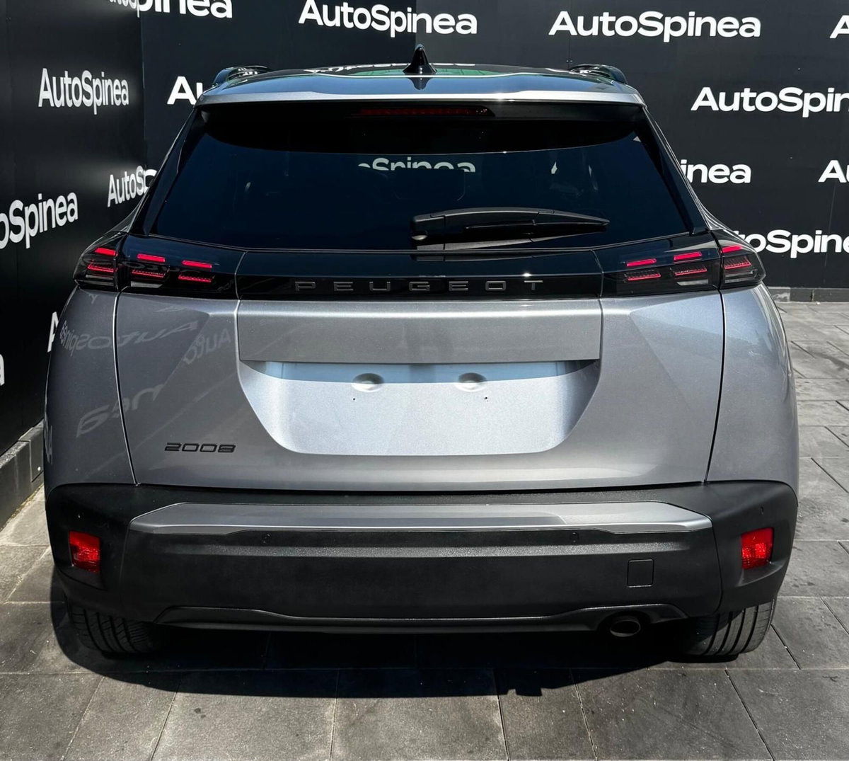 Peugeot 2008 1.2 turbo Allure 100cv (4)