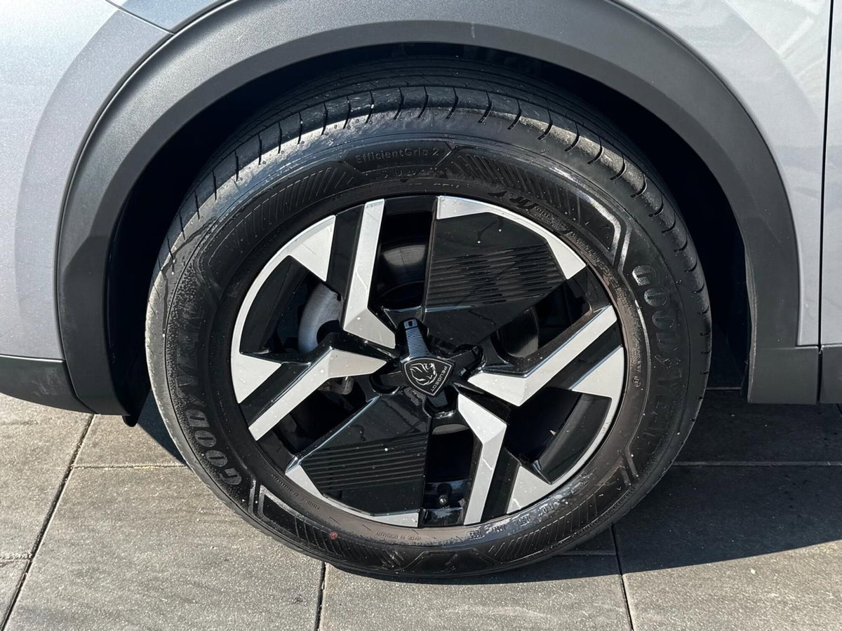 Peugeot 2008 1.2 turbo Allure 100cv (6)