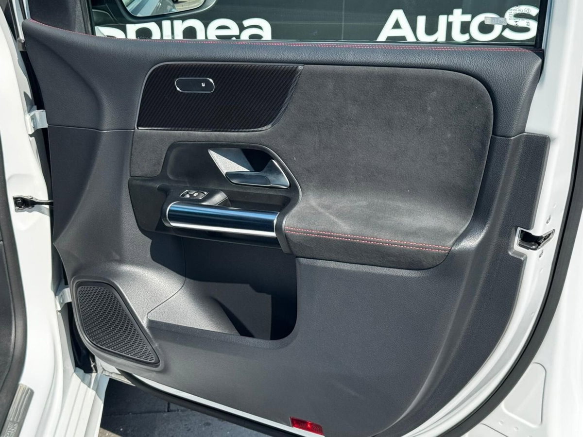 Mercedes-Benz Classe B 200 d Premium (18)