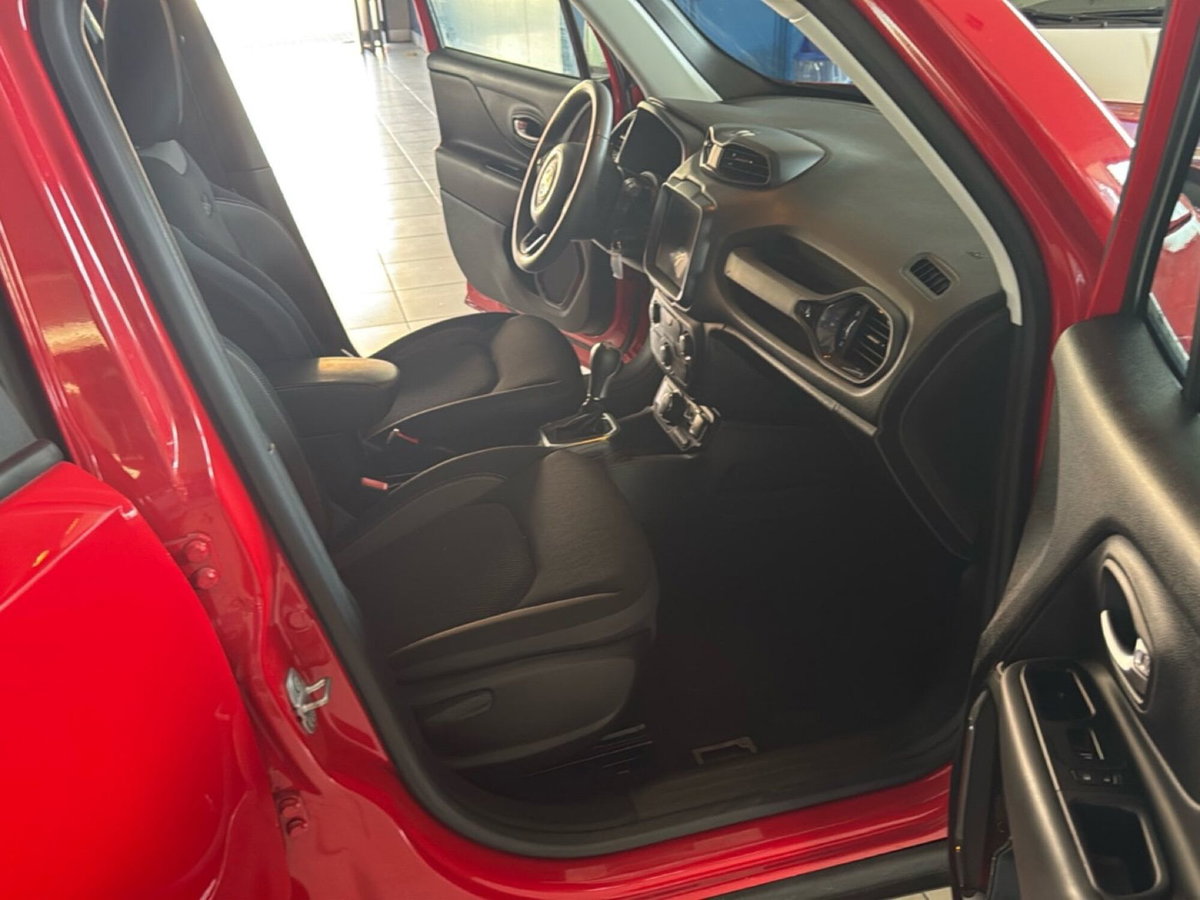 Jeep Renegade 1.3 T4 190CV PHEV 4xe AT6 Limited (12)