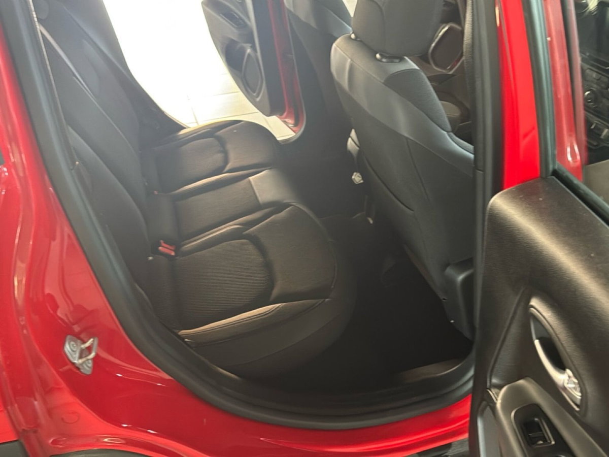 Jeep Renegade 1.3 T4 190CV PHEV 4xe AT6 Limited (13)