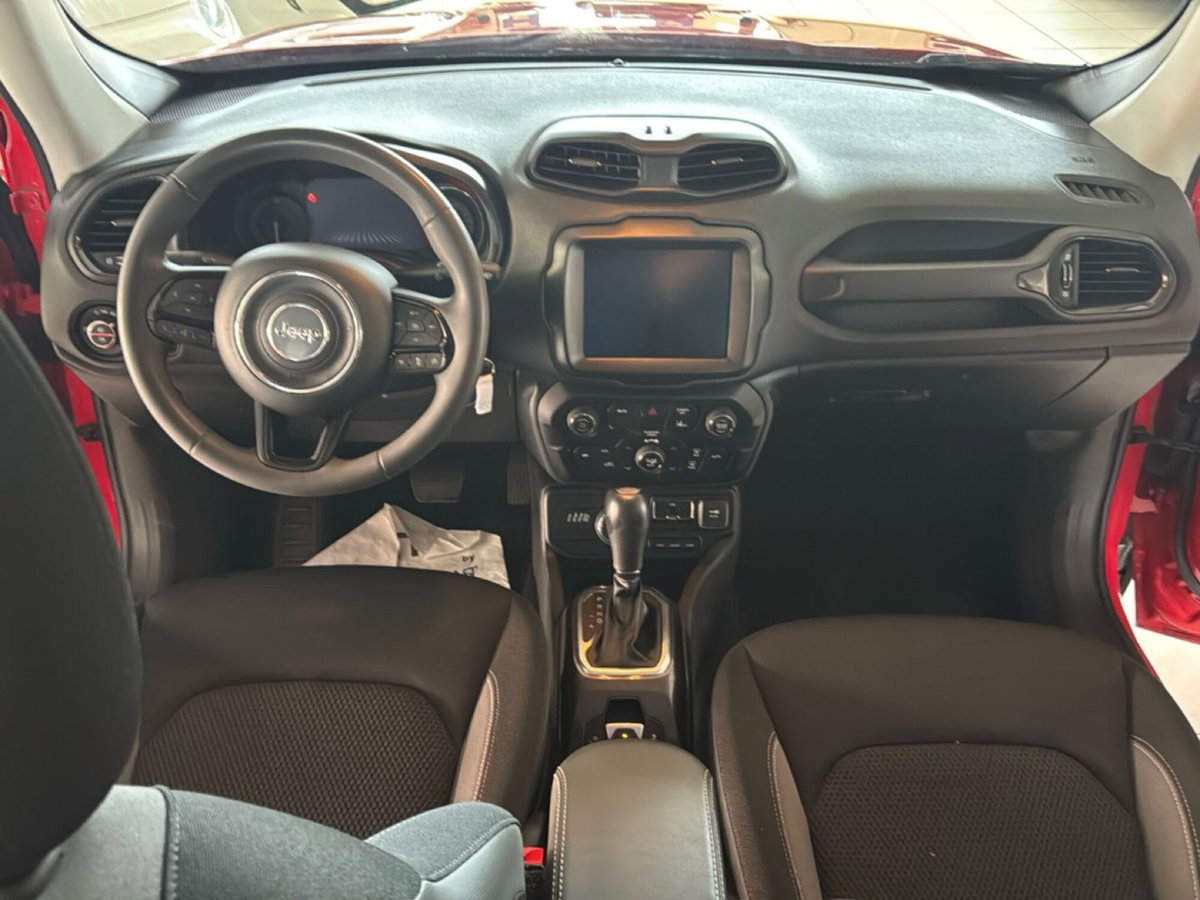 Jeep Renegade 1.3 T4 190CV PHEV 4xe AT6 Limited (14)