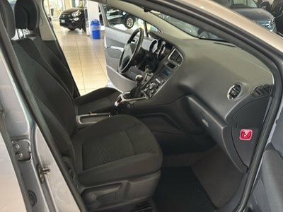 Peugeot 5008 1.6 HDi 115CV Allure (13)