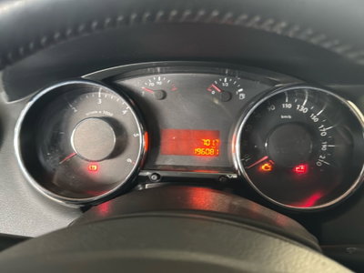 Peugeot 5008 1.6 HDi 115CV Allure (17)