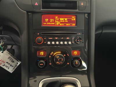 Peugeot 5008 1.6 HDi 115CV Allure (18)