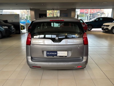 Peugeot 5008 1.6 HDi 115CV Allure (4)