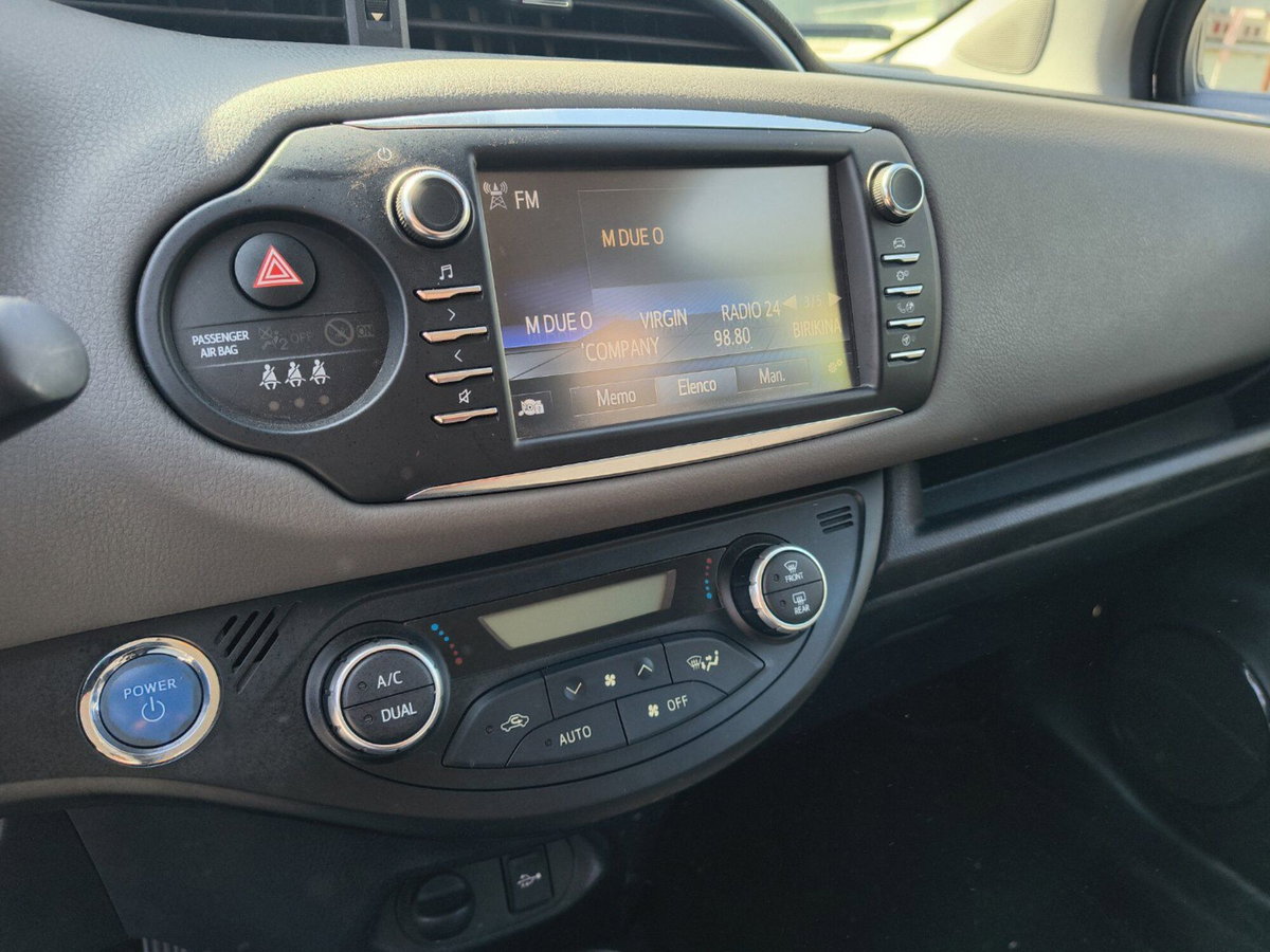 Toyota Yaris 1.5 Hybrid 5 porte Style (10)