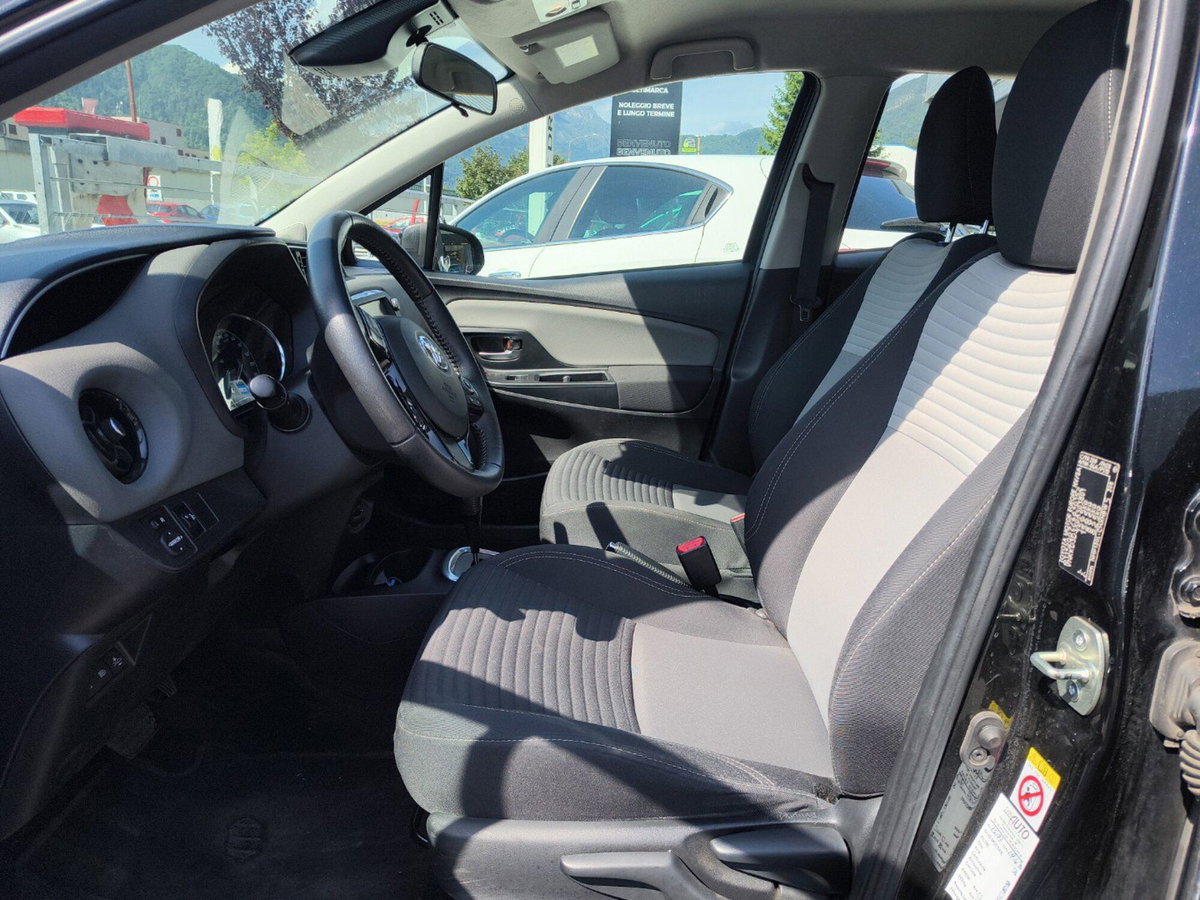 Toyota Yaris 1.5 Hybrid 5 porte Style (9)
