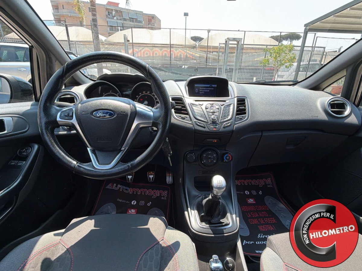 Ford Fiesta 1.5 TDCi 75CV 3 porte ST-Line (15)