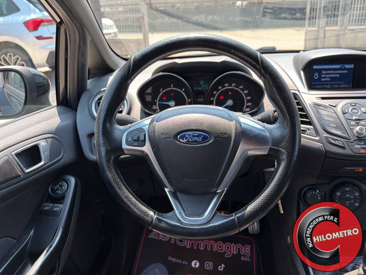 Ford Fiesta 1.5 TDCi 75CV 3 porte ST-Line (16)