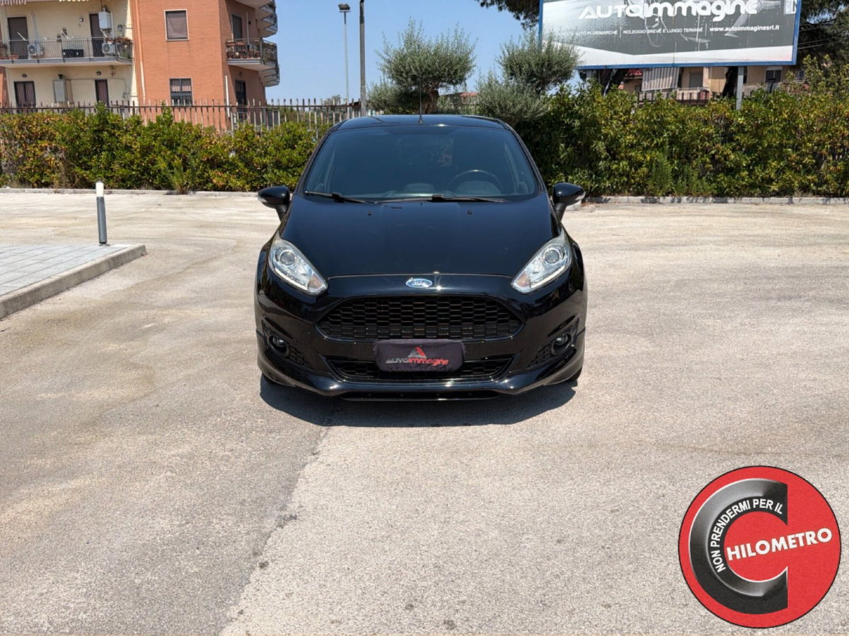 Ford Fiesta 1.5 TDCi 75CV 3 porte ST-Line (2)