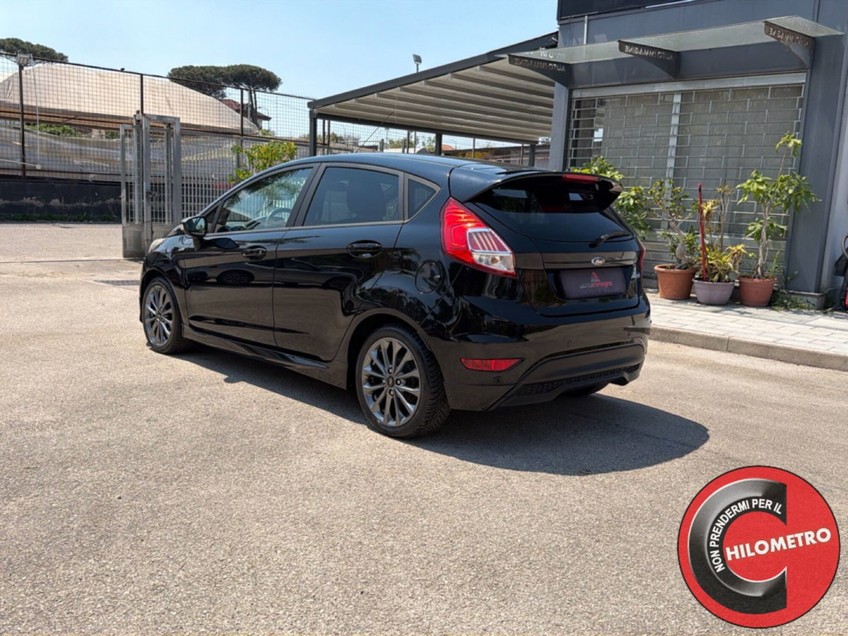 Ford Fiesta 1.5 TDCi 75CV 3 porte ST-Line (4)