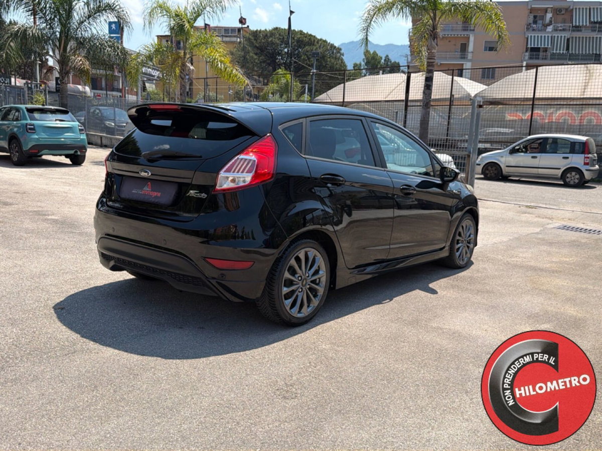 Ford Fiesta 1.5 TDCi 75CV 3 porte ST-Line (6)