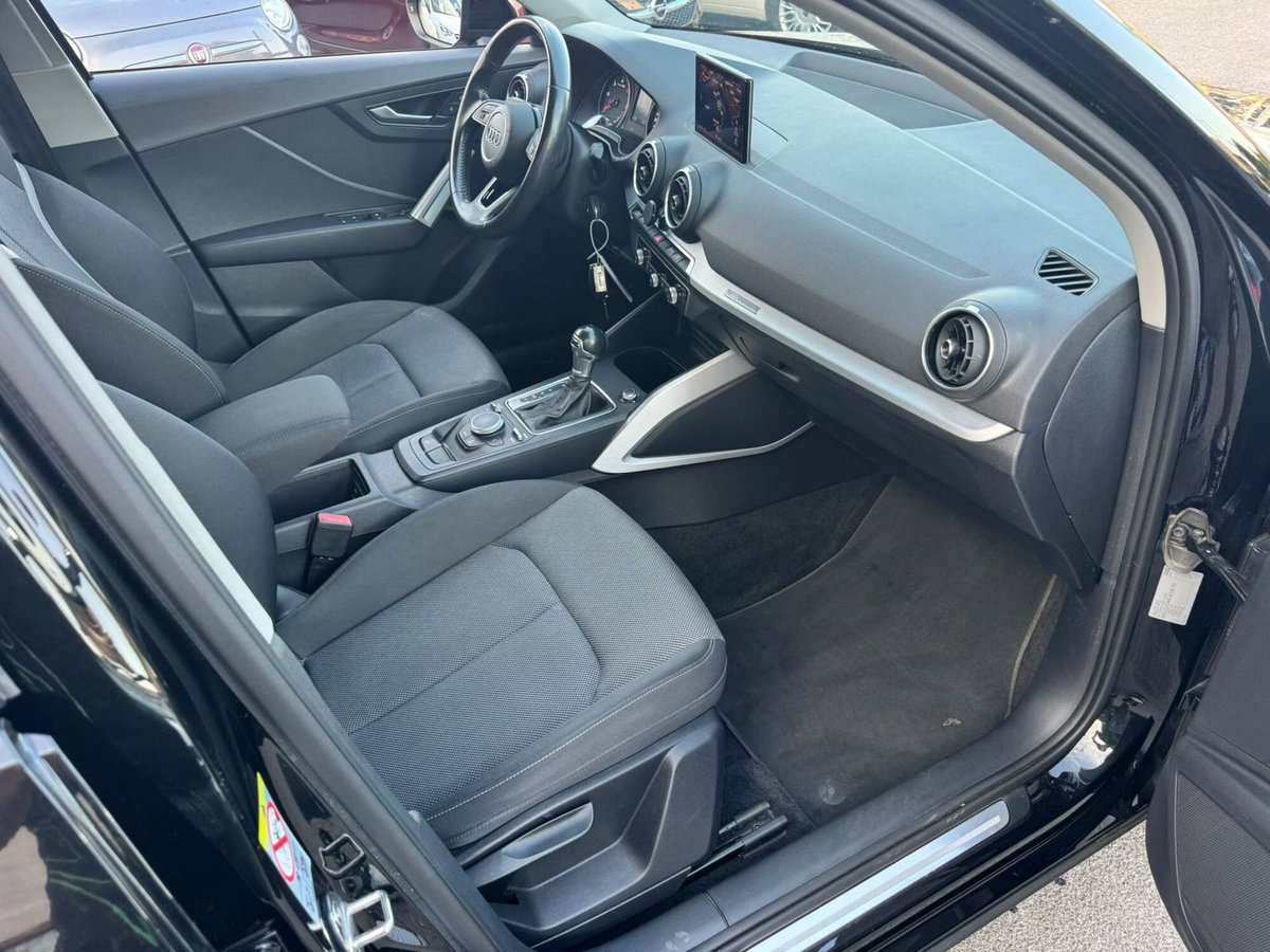 Audi Q2 Q2 30 TDI S tronic Identity Black (9)