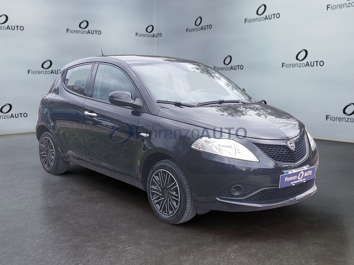 Lancia Ypsilon 1.2 69 CV 5 porte Gold