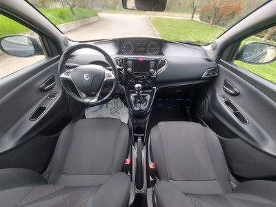 Lancia Ypsilon 1.2 69 CV 5 porte Gold (13)