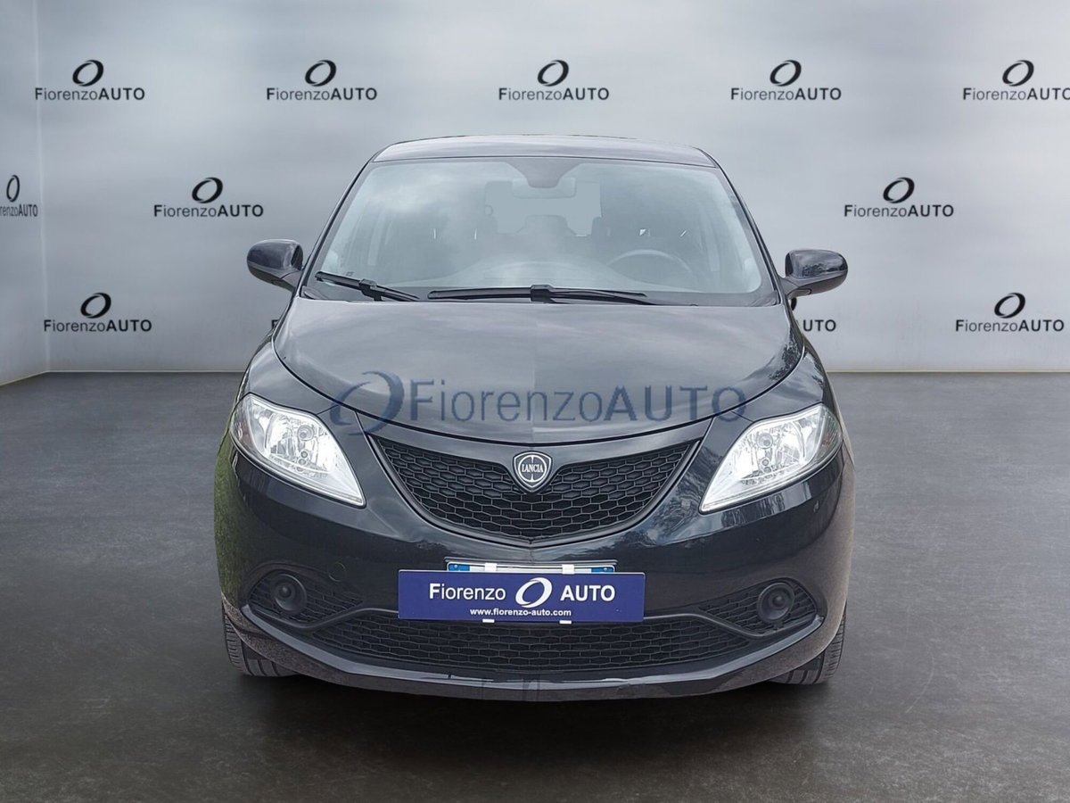 Lancia Ypsilon 1.2 69 CV 5 porte Gold (2)