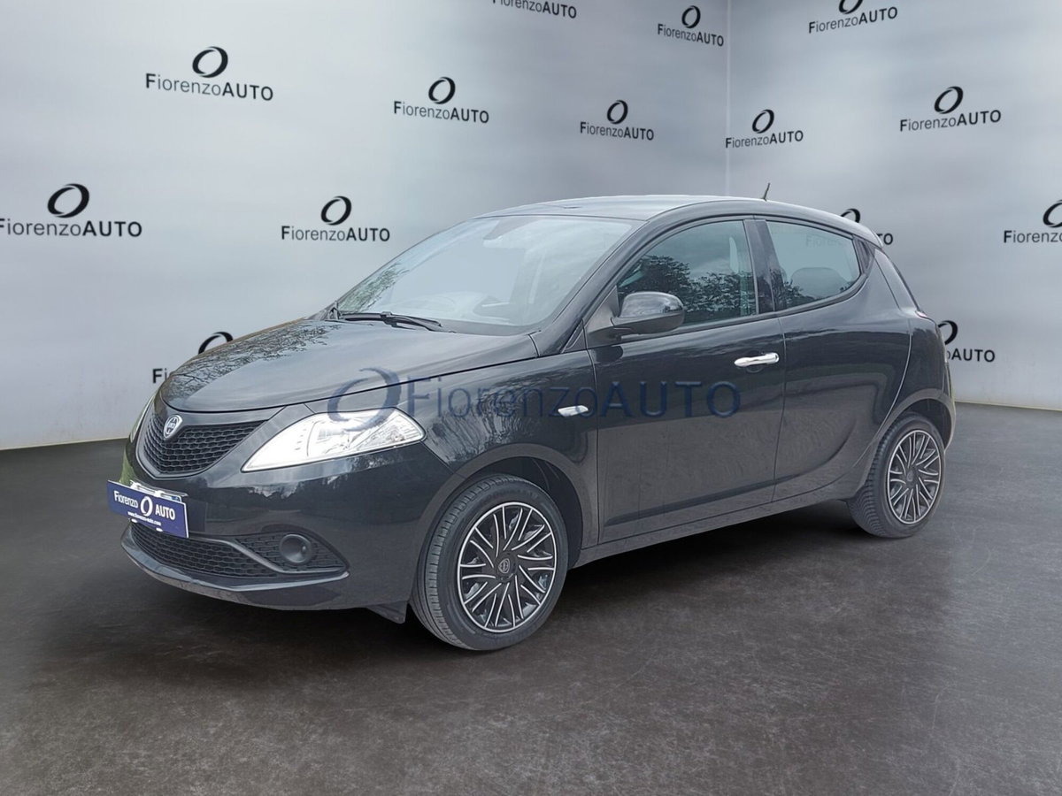 Lancia Ypsilon 1.2 69 CV 5 porte Gold (3)