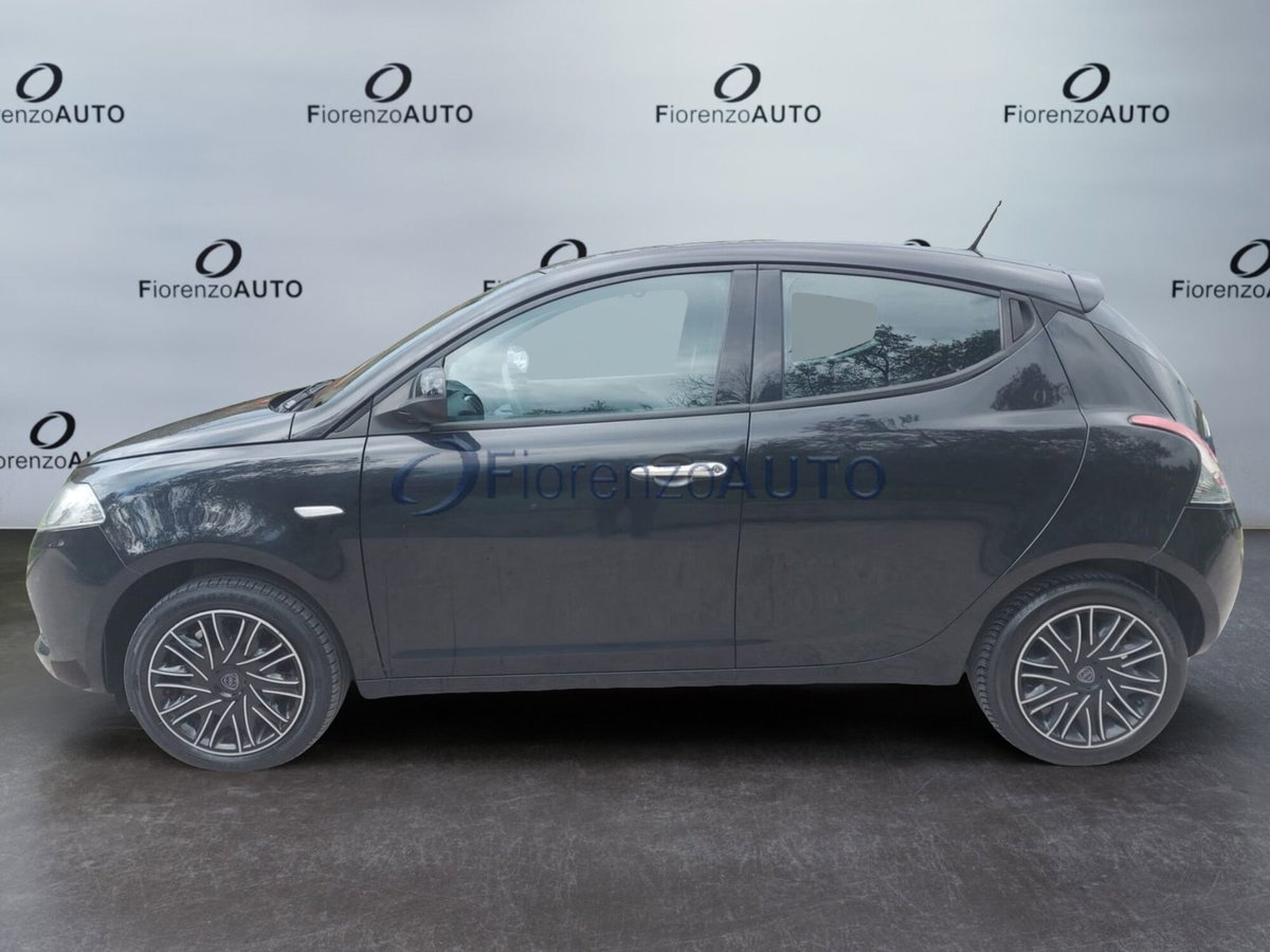 Lancia Ypsilon 1.2 69 CV 5 porte Gold (4)