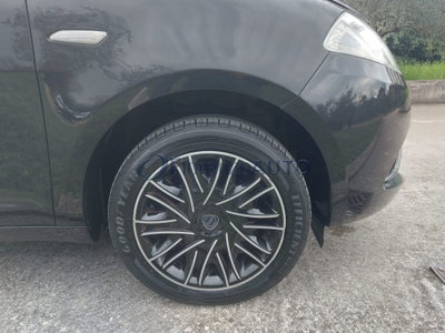 Lancia Ypsilon 1.2 69 CV 5 porte Gold (9)