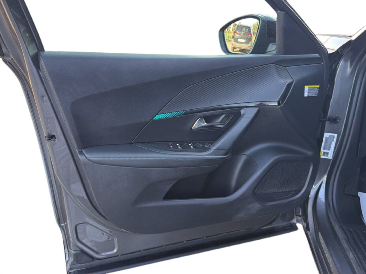 Peugeot 2008 BlueHDi 130 S&S EAT8 Allure Pack (15)