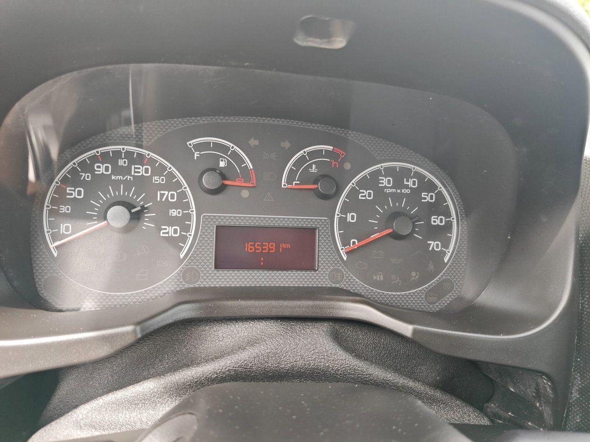 Fiat Qubo 1.3 MJT 95 CV Dynamic (12)