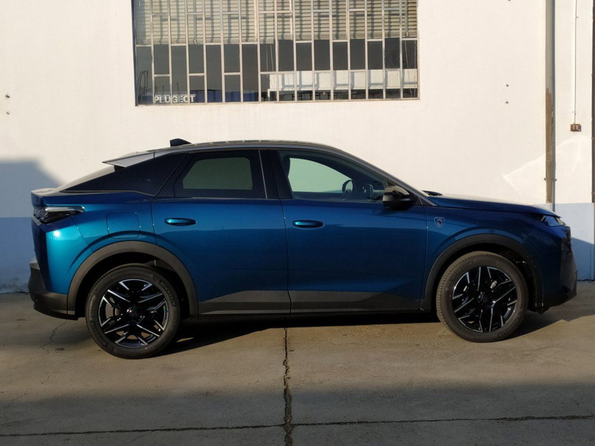 Peugeot 3008 1.2 hybrid GT Exclusive 145cv e-dcs6