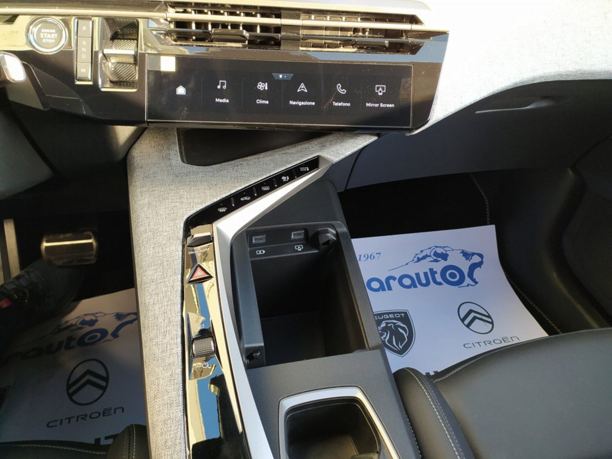 Peugeot 3008 1.2 hybrid GT Exclusive 145cv e-dcs6 (19)