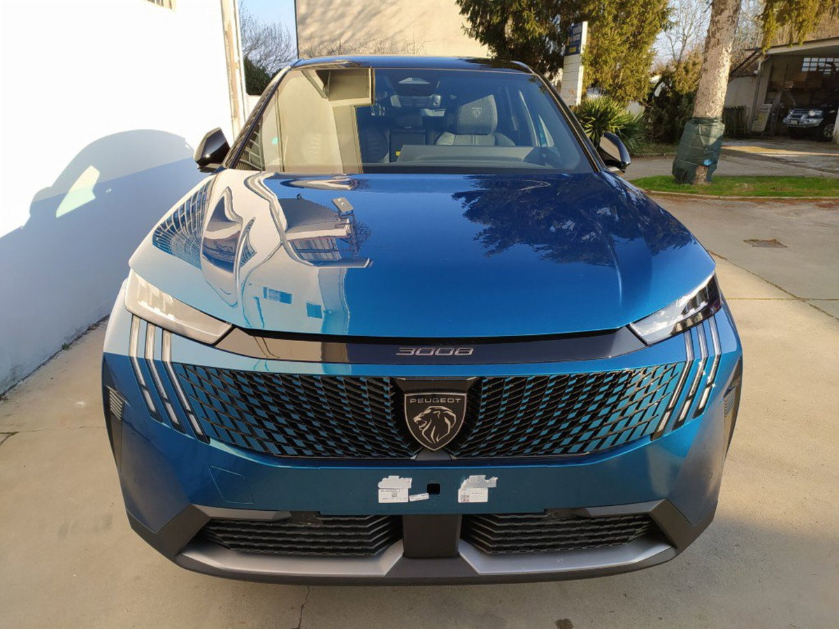 Peugeot 3008 1.2 hybrid GT Exclusive 145cv e-dcs6 (5)