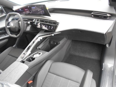 Peugeot 5008 1.2 hybrid GT 145cv 7p.ti e-dcs6 (8)