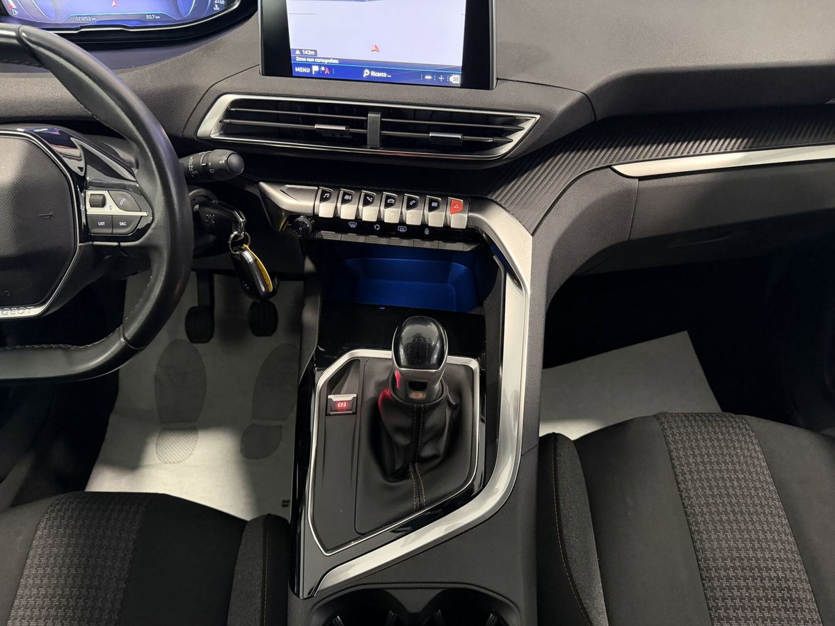 Peugeot 3008 BlueHDi 130 S&S Allure (11)
