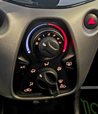 Toyota Aygo 1.0 VVT-i 72 CV 5 porte x-play (11)